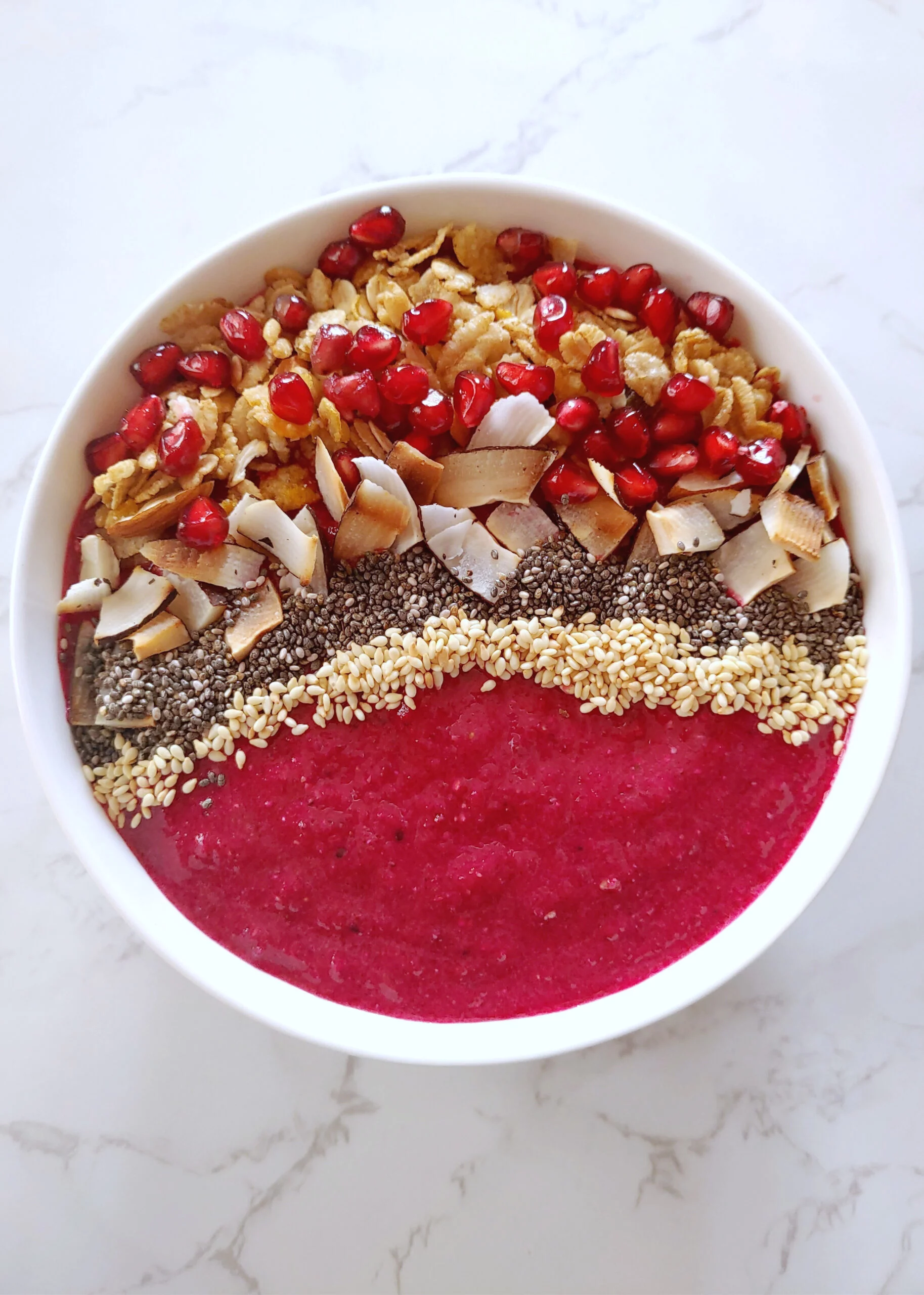 banana beet berry smoothie bowl