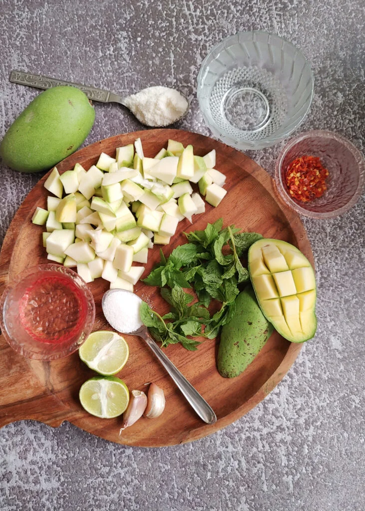 raw mango sauce prep photo 1