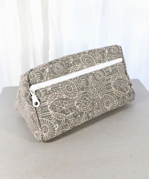 grey toiletry bag_passion lilie grey toiletry bag_passion lilie
